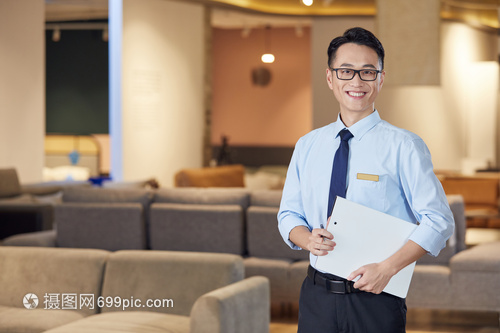 家具店銷售人員形象 專業(yè)與溫度的交匯點(diǎn)